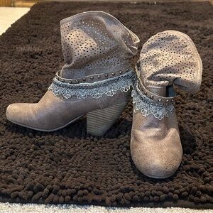 Not Rated Size 6.5 Heeled Boots
